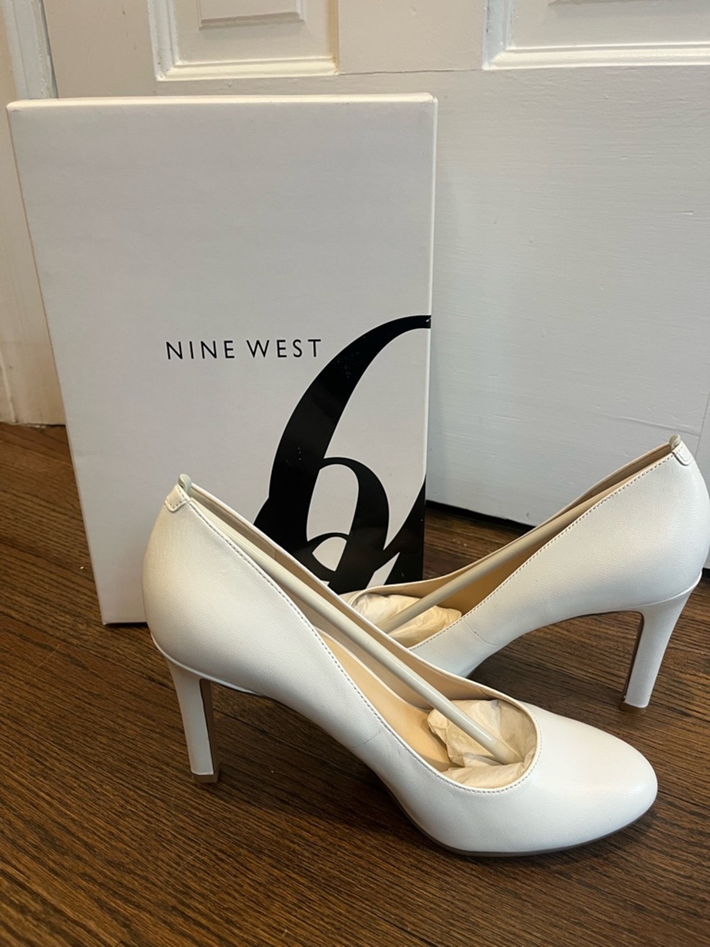 Nine West White Round-Toe Mid Heel Pumps